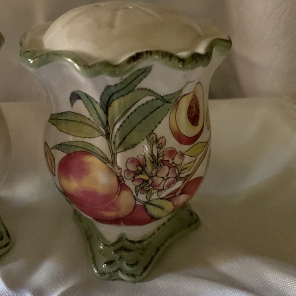 Salt and Pepper Shakers - Picture 3 of 3